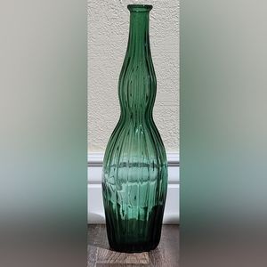 Empoli Style??? Green bottle.  No stopper